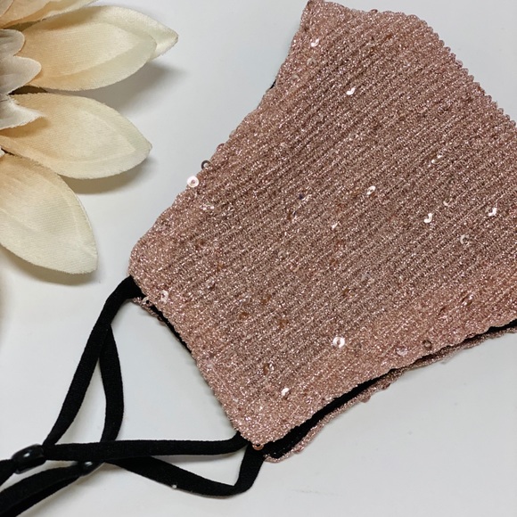 🔥3/$20🔥Rose Gold Sequined Adjustable Face Mask - Picture 6 of 8